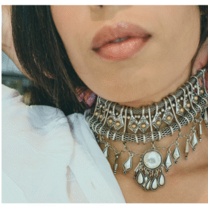 White chocker-necklace